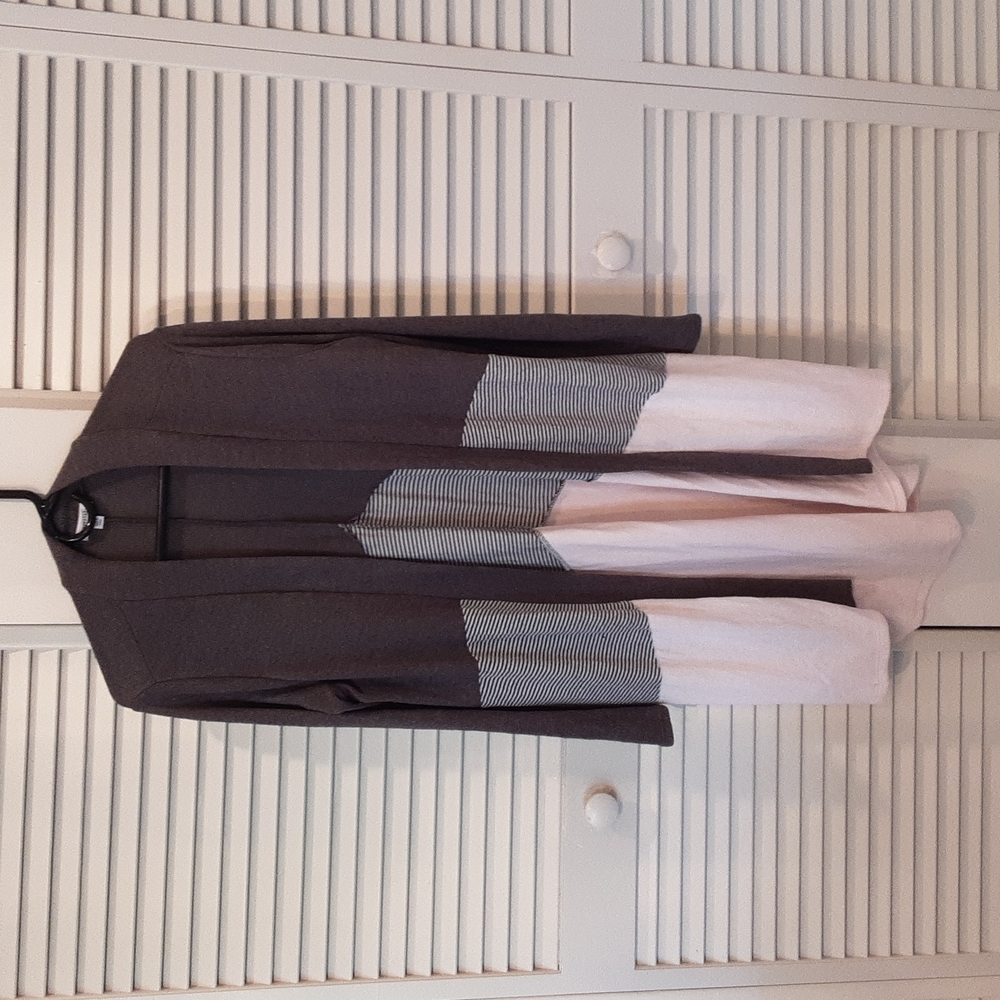 🧊*Eyeshadow Light Weight Open Front NWOT